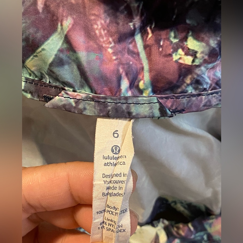 🟣 Lululemon Pack It Up Jacket – Size 6 – Abstract Multicolor Print - Picture 5 of 7